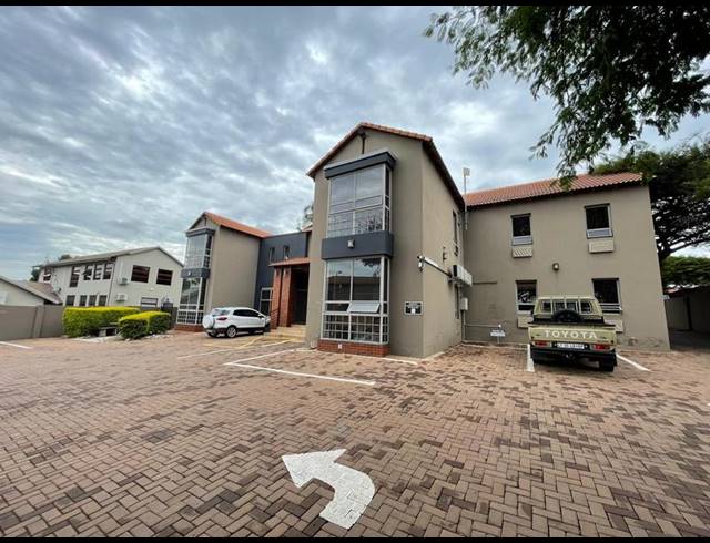 BUSINESS FOR SALE IN ELDORAIGNE